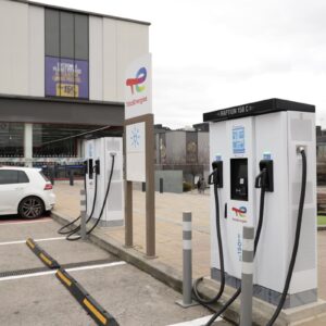 Via Sabadell y su estación de carga para coche eléctrico: un servicio que mejora la visita al centro comercial Via Sabadell y su estación de carga para coche eléctrico: un servicio que mejora la visita al centro comercial
